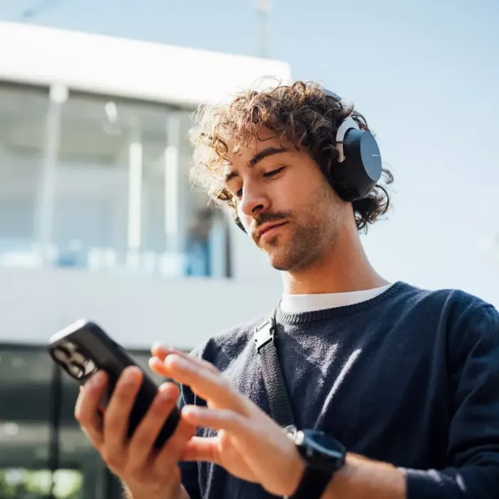 Beyerdynamic Aventho 300 black накладні навушники закритого типу з  bluetooth - шумоподавлення, автономна робота до 50 годин, адаптація до рухів, вага 220 гр