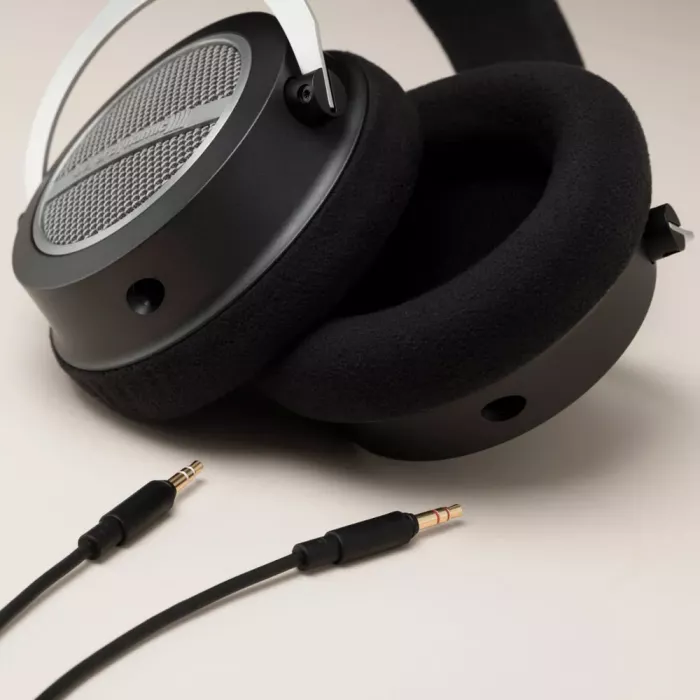 Beyerdynamic Amiron Home відкриті навушники з технологією "Tesla"