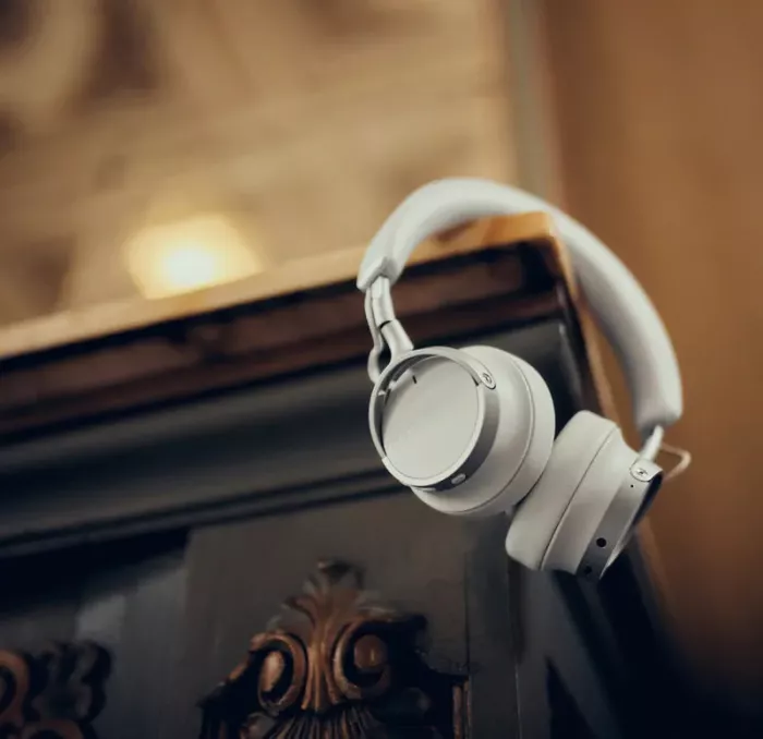 Beyerdynamic Aventho 100 cream накладні навушники закритого типу з Bluetooth Автономна робота 60 годин Вага 220г