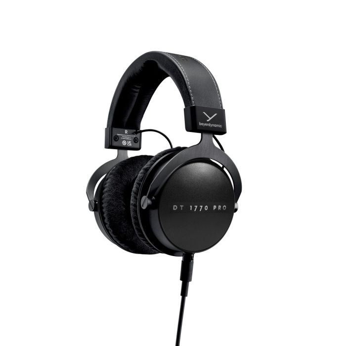 Beyerdynamic DT 1770 PRO MK II преміальні студійні навушники закритого типу, технологія "Tesla" наголів’я з пружинної сталі, жорсткий кейс, 2 кабелі, адаптор jack 6.3мм, 2 пари змінних амбушур