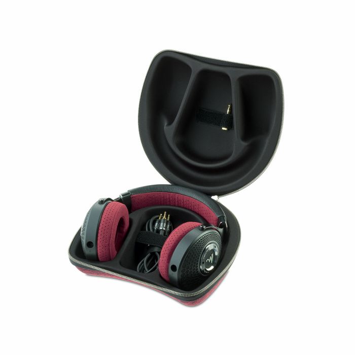 Focal Clear Mg Pro Повнорозмірні студійні навушники відкритого типу. Амбушюри з ефектом пам'яті. В комплекті із кейсом та двома кабелями.  Вага 450г.