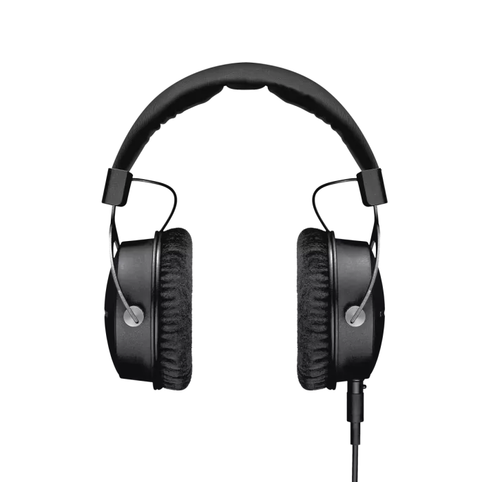 Beyerdynamic DT 1770 PRO MK II преміальні студійні навушники закритого типу, технологія "Tesla" наголів’я з пружинної сталі, жорсткий кейс, 2 кабелі, адаптор jack 6.3мм, 2 пари змінних амбушур