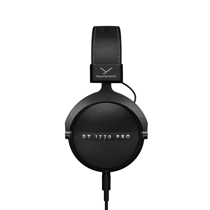 Beyerdynamic DT 1770 PRO MK II преміальні студійні навушники закритого типу, технологія "Tesla" наголів’я з пружинної сталі, жорсткий кейс, 2 кабелі, адаптор jack 6.3мм, 2 пари змінних амбушур