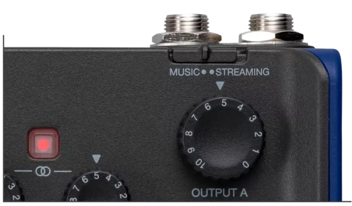 Zoom AMS-44 Звукова карта