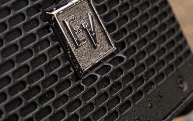 Большой звук в сочетании с энергией батареи и влагозащитным корпусом EV Everse