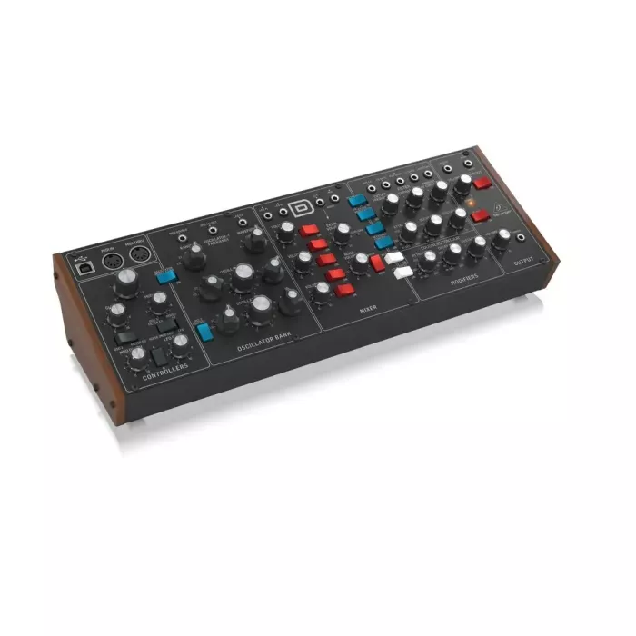 Синтезатор Behringer Model D