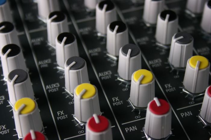 Allen Heath ZED16FX Микшерный пульт
