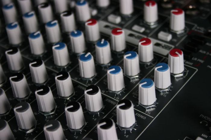 Allen Heath ZED1802 Микшерный пульт