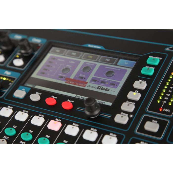 Allen Heath QU-16 Микшерный пульт