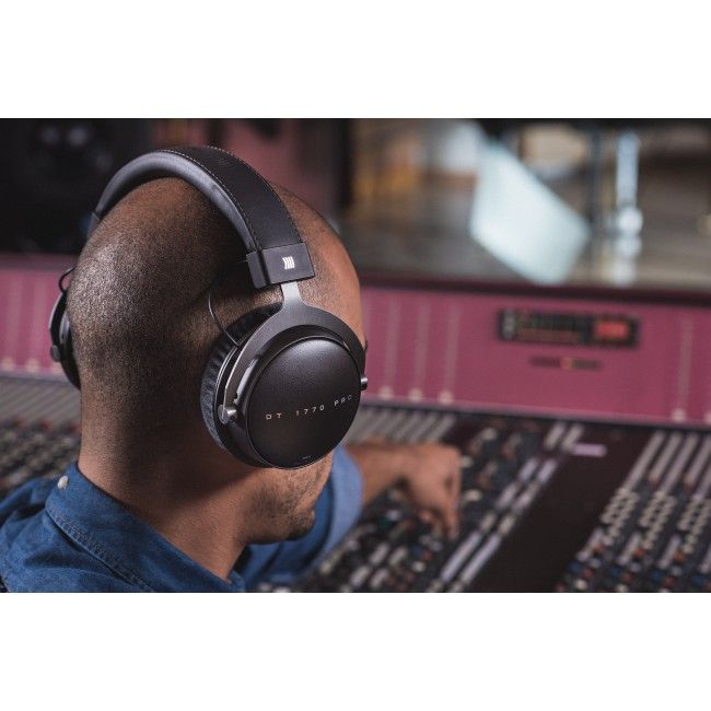 Студійні навушники Beyerdynamic DT 1770 PRO