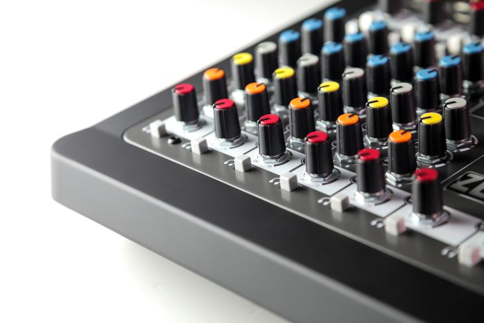 Allen Heath ZEDi-10 Микшерный пульт