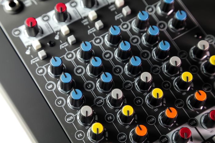 Allen Heath ZEDi-10 Микшерный пульт