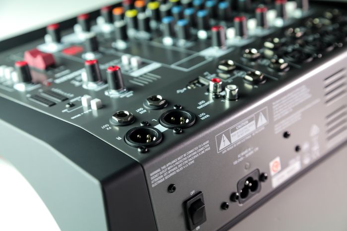 Allen Heath ZEDi-10 Микшерный пульт
