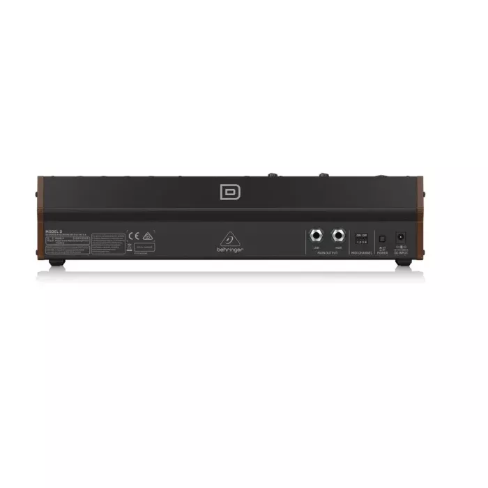 Синтезатор Behringer Model D