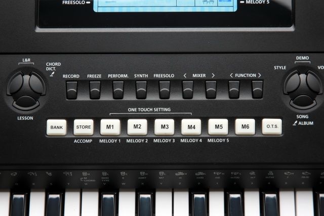 Kurzweil KP300X синтезатор з автоакомпанементом
