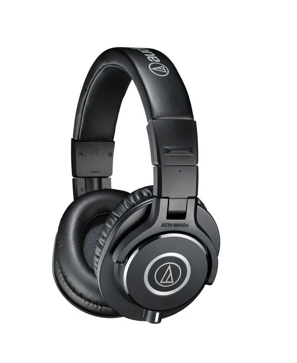 Audio-Technica ATH-M40X мониторные наушники закрытого типа; Поворотная на 90 градусов конструкция чашек; Мониторинг одним ухом; Складная конструкция; В комплекте 2 кабеля, 6,3мм. адаптер-джек, чехол для хранения; Вес 240г.