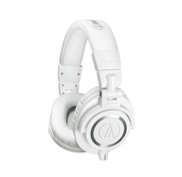 Audio-Technica ATH-M50XWH студийные мониторные наушники закрытого типа; Поворотная на 90 градусов конструкция чашек; Мониторинг одним ухом; Складная конструкция; В комплекте 3 кабеля, 6,3мм. адаптер-джек, чехол для хранения; Вес 280г.