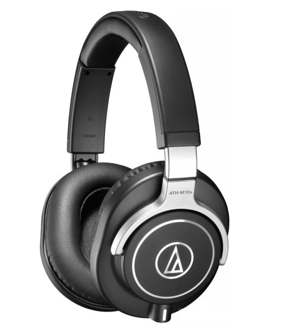Audio-Technica ATH-M70X мониторные наушники закрытого типа; 45мм динамики; АЧХ 5-40 000 Гц; Поворотная на 90 градусов конструкция чашек; Мониторинг одним ухом; Складная конструкция; В комплекте 3 кабеля, 6,3 мм адаптер-джек, чехол для хранения; Вес 280 г.