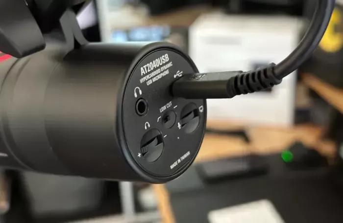 Audio-Technica AT2040 USB студійний мікрофон