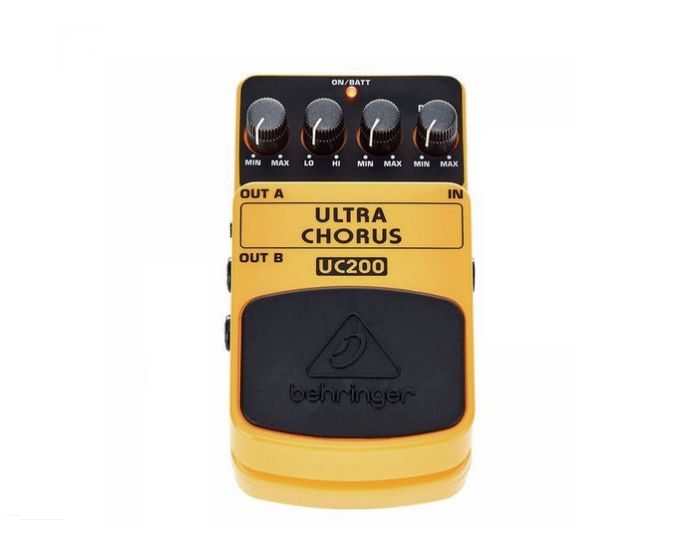 Гитарная педаль Behringer UC200