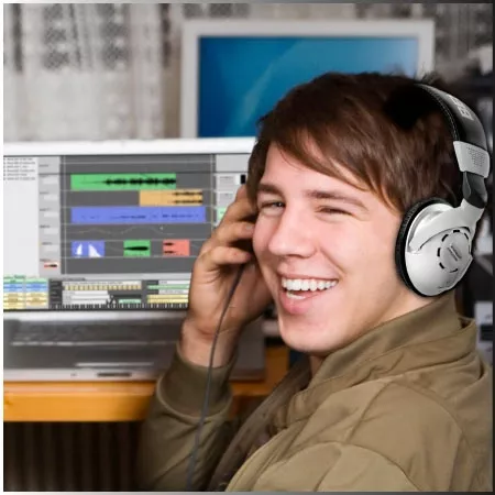 BEHRINGER HPS3000 Студийные наушники закрытого типа; Овальные амбушюры; АЧХ 20-20000 Гц Прямой кабель; Адаптер-джек 6,3мм. 