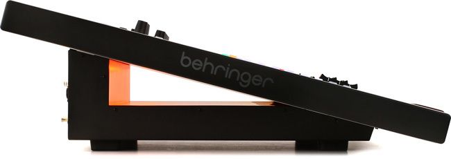 Цифровой микшерный пульт Behringer WING