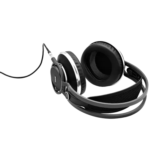 AKG K812 pro відкриті референсні навушники з магнітною системою Tesla; АЧХ 5 Гц - 54 кГц Перфороване наголов'я; 3D чаші; Дворядкова звукова котушка; Знімний кабель; З підставкою; Вага 390г.