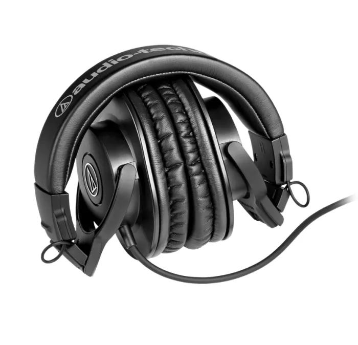 Audio-Technica ATH-M30X студійні моніторні навушники закритого типу; Поворотна на 15 градусів конструкція чашок; Складна конструкция; В комплекті 6,3мм. адаптер-джек, чохол для зберігання; Вага: 220 г.