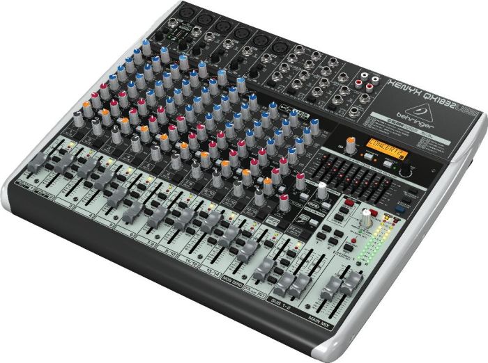 Микшерный пульт BEHRINGER XENYX QX1832USB