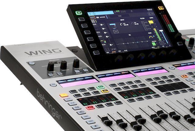 Цифровой микшерный пульт Behringer WING