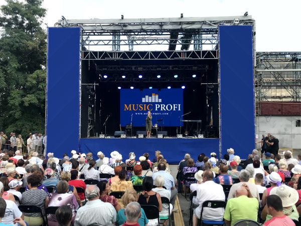 Оренда сцени з дахом 8х6 висотою 8м з дахом 8х6