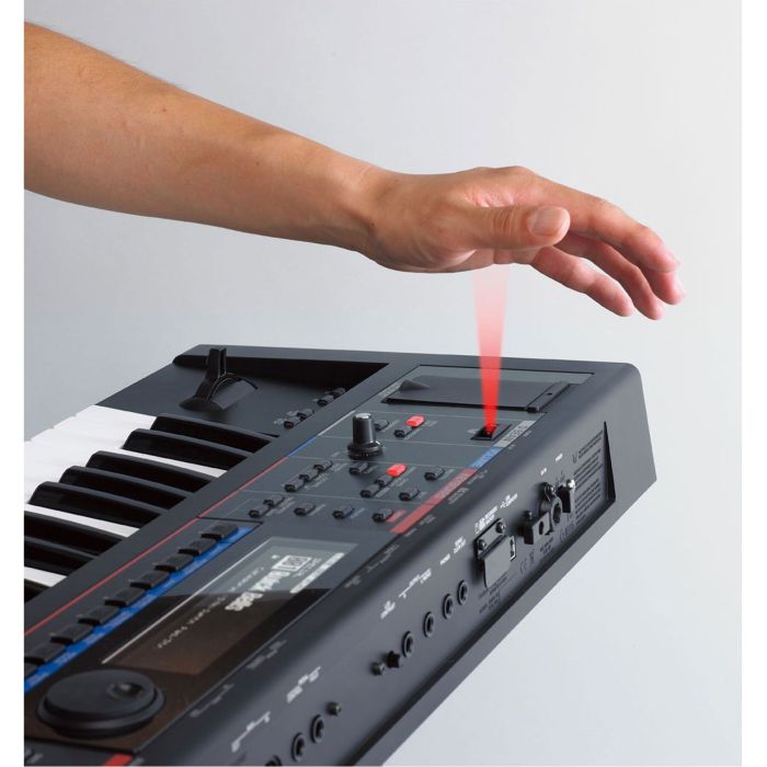 Клавишный синтезатор Roland Juno-Gi