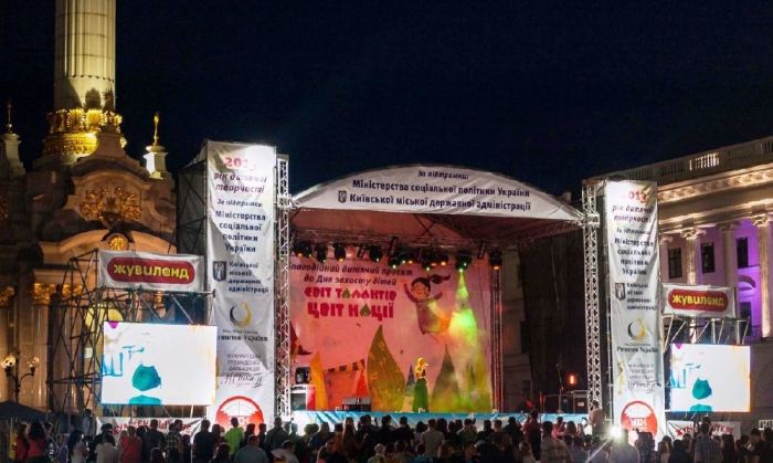 Сцена разборная с арочной крышей 10х8