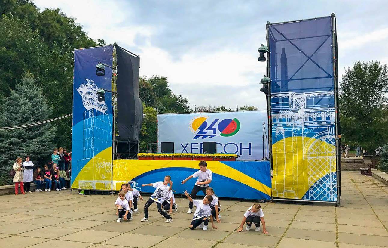 подиум стальной 6х4 с башнями